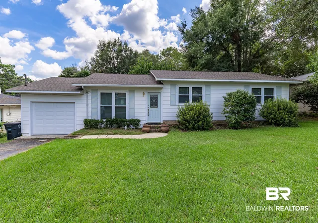 Photo 1 of Single family home for sale at 602 Gayfer Ave, Fairhope, AL 36532 | MLS# 410114 | Listing updated on 2026-09-08