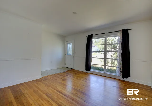 Photo 3 of Single family home for sale at 602 Gayfer Ave, Fairhope, AL 36532 | MLS# 410114 | Listing updated on 2026-09-22