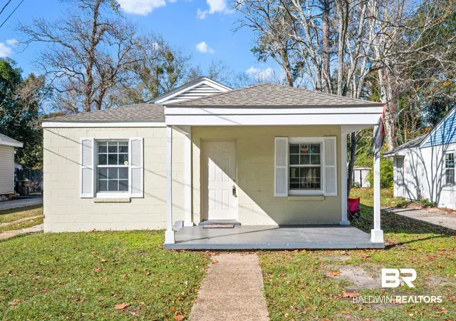 Single family home for sale at 554 Mohawk St, Mobile, AL 36606 | MLS# 410626
