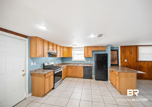 Photo 4 of Single family home for sale at 554 Mohawk St, Mobile, AL 36606 | MLS# 410626 | Listing updated on 2026-09-14