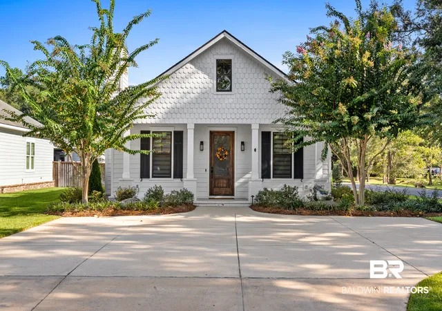 Photo 1 of Single family home for sale at 762 Central Blvd, Fairhope, AL 36532 | MLS# 410015 | Listing updated on 2026-09-11