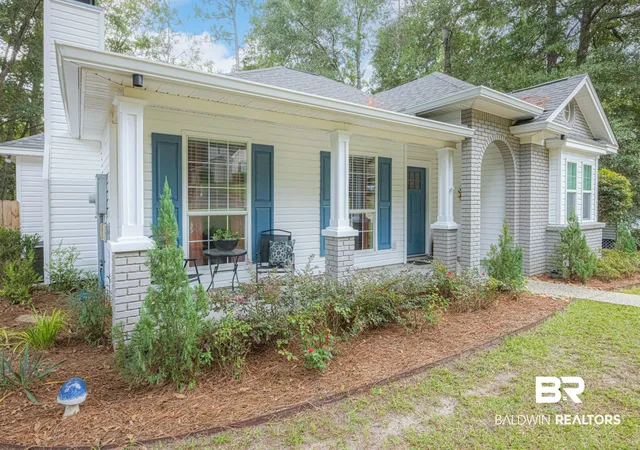 Photo 3 of Single family home for sale at 106 Avon Cir, Daphne, AL 36526 | MLS# 410325 | Listing updated on 2026-09-10