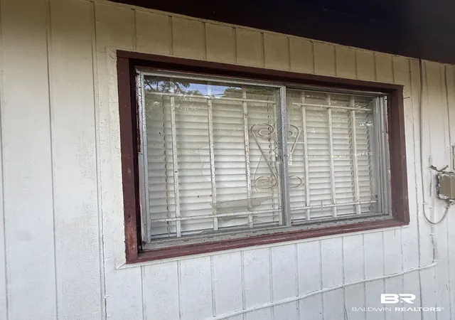 Photo 3 of Sale Pending at 6102 Lorma Rd, Mobile, AL 36608 | MLS# 410170 | Listing updated on 2026-09-09