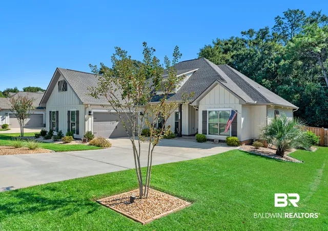 Photo 3 of Single family home for sale at 651 Mcarthur Ln, Fairhope, AL 36532 | MLS# 410958 | Listing updated on 2026-09-24