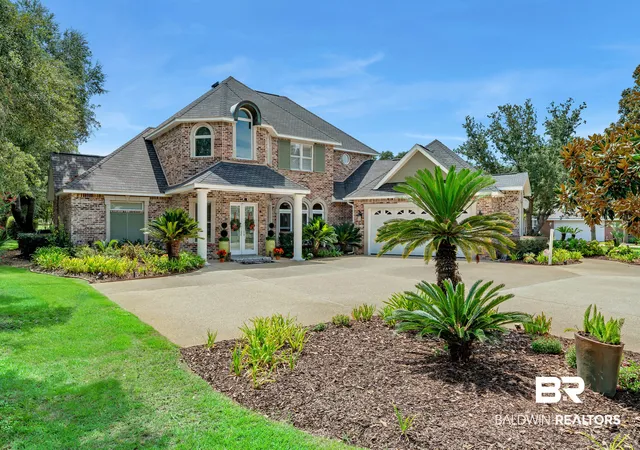 Photo 3 of Single family home for sale at 31 Bayside Ct, Gulf Shores, AL 36542 | MLS# 410572 | Listing updated on 2026-09-15
