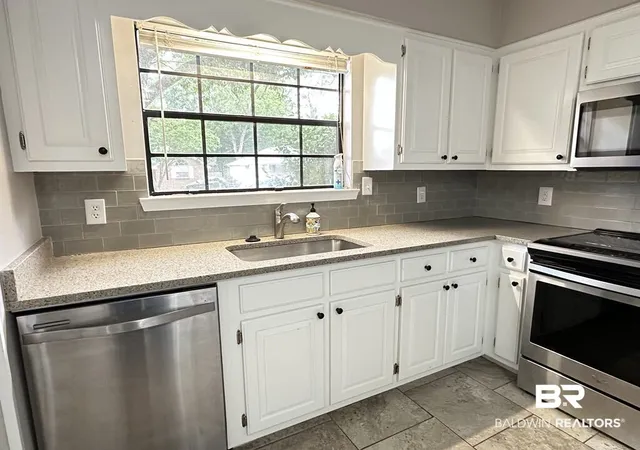 Photo 2 of Single family home for sale at 1109 Mcneil Ave, Mobile, AL 36609 | MLS# 410993 | Listing updated on 2026-10-05