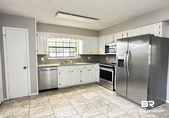 Photo 3 of Single family home for sale at 1109 Mcneil Ave, Mobile, AL 36609 | MLS# 410993 | Listing updated on 2026-10-05