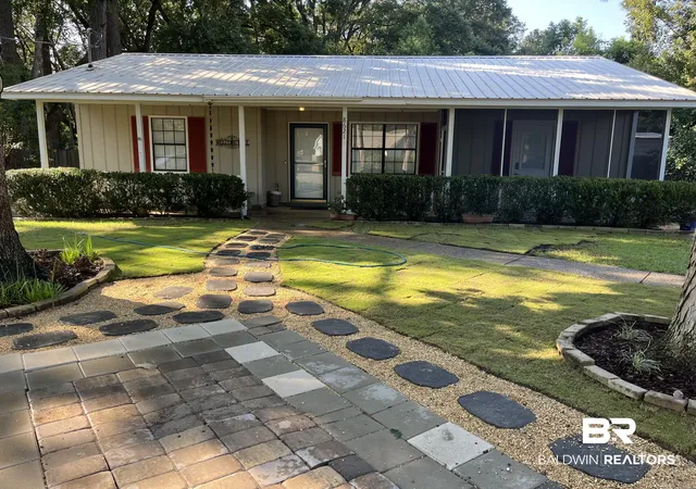 Photo 2 of Single family home for sale at 8621 Brook Ln, Fairhope, AL 36532 | MLS# 411193 | Listing updated on 2026-10-01
