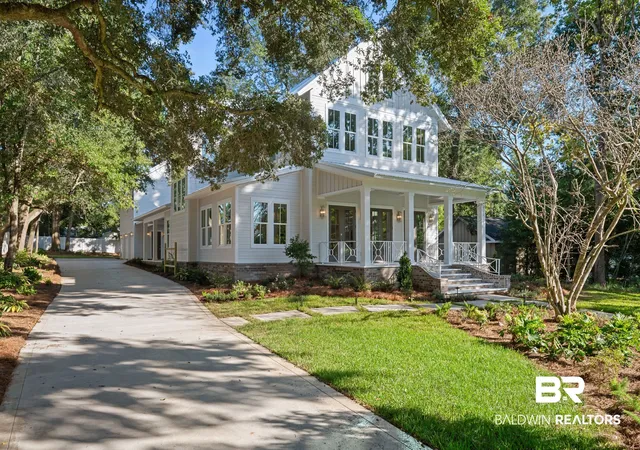 Photo 1 of Single family home for sale at 715 S Mobile St, Fairhope, AL 36532 | MLS# 410833 | Listing updated on 2026-10-01