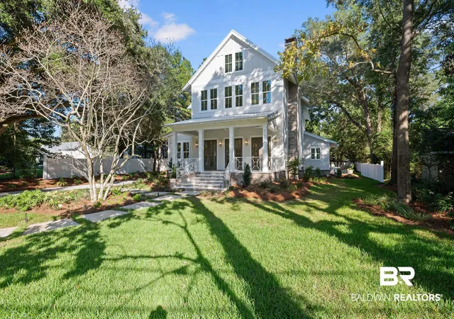 Photo 2 of Single family home for sale at 715 S Mobile St, Fairhope, AL 36532 | MLS# 410833 | Listing updated on 2026-10-01
