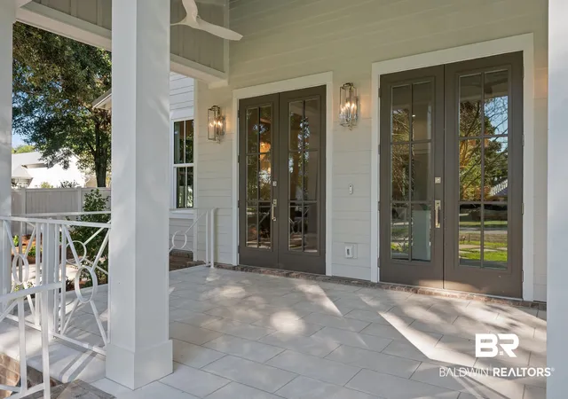 Photo 3 of Single family home for sale at 715 S Mobile St, Fairhope, AL 36532 | MLS# 410833 | Listing updated on 2026-10-01