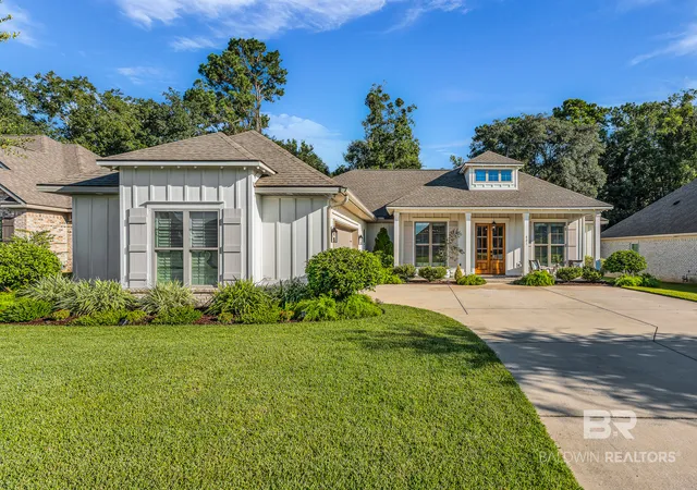 Photo 1 of Sale Pending at 621 Sharpsburg Ave, Fairhope, AL 36532 | MLS# 411370 | Listing updated on 2026-10-17