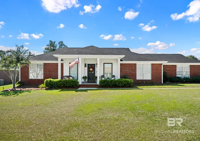 Photo 1 of Single family home for sale at 9814 Silverwood Dr, Fairhope, AL 36532 | MLS# 411475 | Listing updated on 2026-10-07