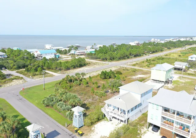 Photo 2 of Single family home for sale at 480 S Breakers Ln, Gulf Shores, AL 36542 | MLS# 398251 | Listing updated on 2026-09-02