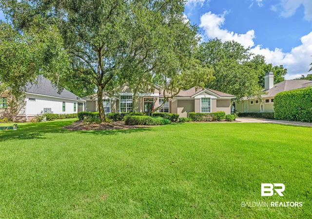 Photo 2 of Single family home for sale at 44 Bayside Ct, Gulf Shores, AL 36542 | MLS# 409646 | Listing updated on 2026-10-14