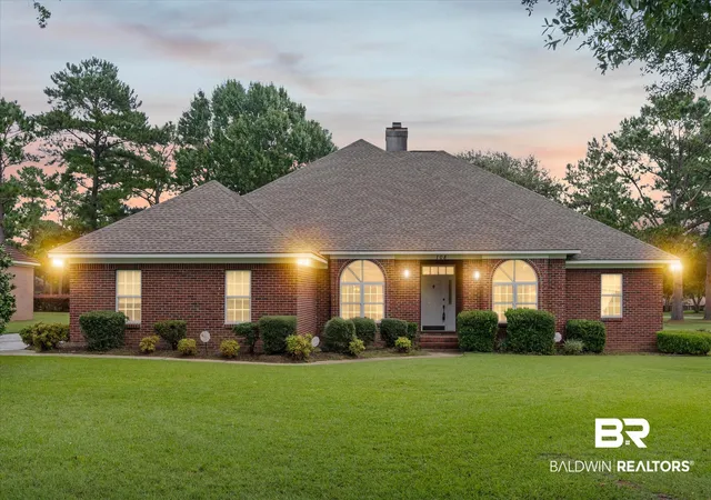 Photo 1 of Single family home for sale at 108 Par Cir, Fairhope, AL 36532 | MLS# 410173 | Listing updated on 2026-09-18