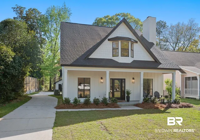 Photo 1 of Single family home for sale at 300 Volanta Ave, Fairhope, AL 36532 | MLS# 394082 | Listing updated on 2026-09-24