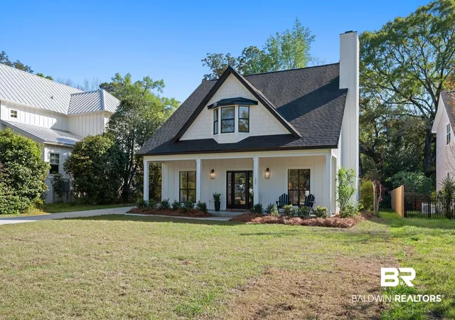 Photo 2 of Single family home for sale at 300 Volanta Ave, Fairhope, AL 36532 | MLS# 394082 | Listing updated on 2026-09-24