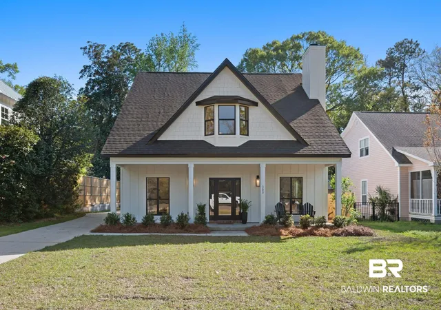 Photo 3 of Single family home for sale at 300 Volanta Ave, Fairhope, AL 36532 | MLS# 394082 | Listing updated on 2026-09-24