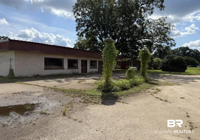 Photo 29 of Single family home for sale at 1450 Mccullough Rd, Atmore, AL 36502 | MLS# 409717 | Listing updated on 2026-09-10