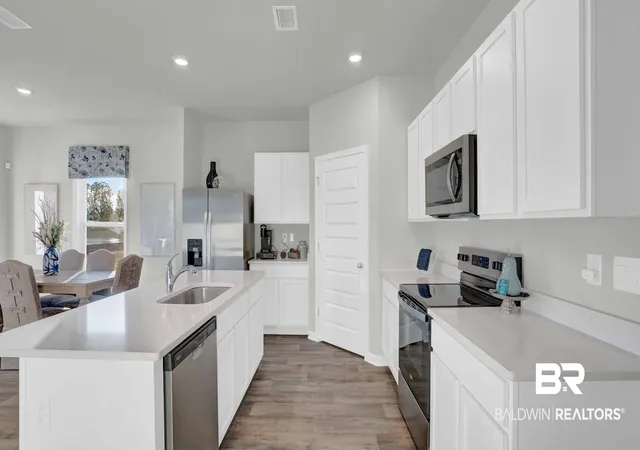 Photo 2 of Single family home for sale at 11801 Volga Dr, Fairhope, AL 36532 | MLS# 410342 | Listing updated on 2026-09-08
