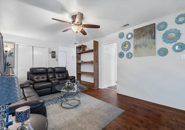 Photo 4 of Sale Pending at 1453 Mamie Dr, Mobile, AL 36618 | MLS# 408531 | Listing updated on 2026-09-18