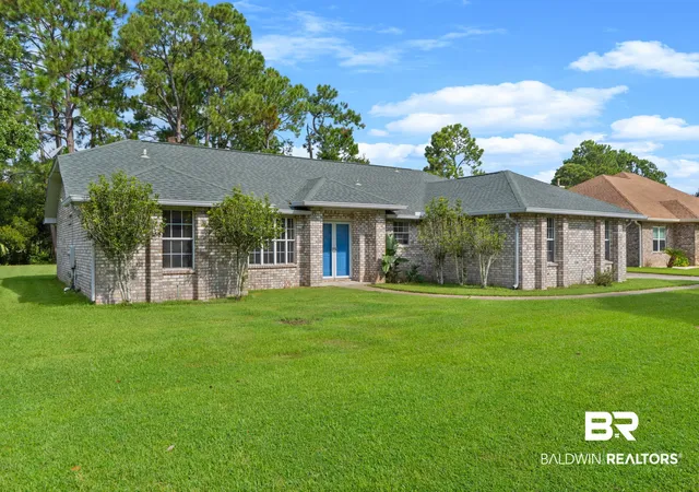 Photo 2 of Single family home for sale at 5007 Shoshone Dr, Pensacola, FL 32507 | MLS# 409835 | Listing updated on 2026-09-10