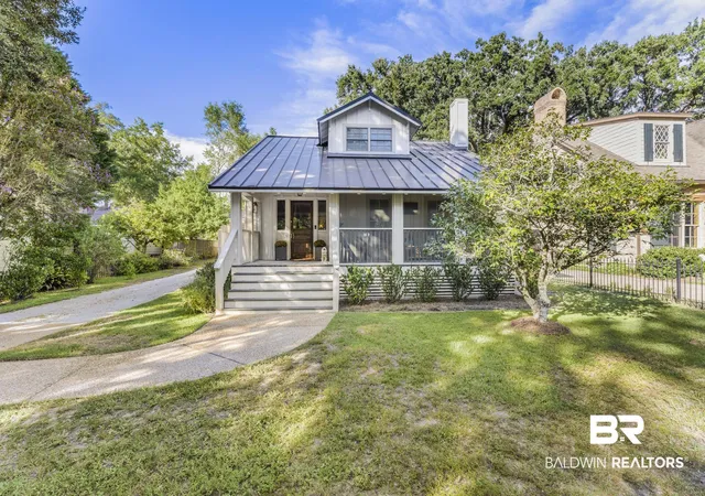 Photo 1 of Single family home for sale at 155 Pier St, Fairhope, AL 36532 | MLS# 410221 | Listing updated on 2026-09-11