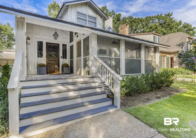 Photo 2 of Single family home for sale at 155 Pier St, Fairhope, AL 36532 | MLS# 410221 | Listing updated on 2026-09-11