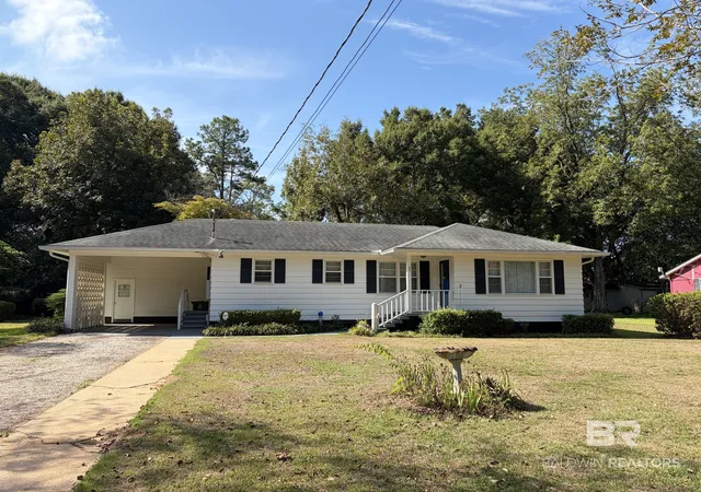 Photo 1 of Single family home for sale at 35 Walnut St, Monroeville, AL 36460 | MLS# 411777 | Listing updated on 2026-10-07