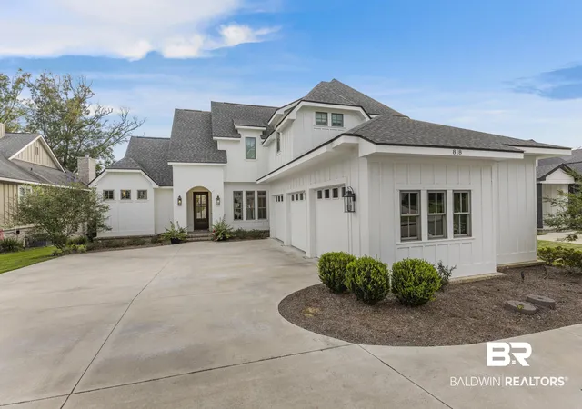 Photo 1 of Sale Pending at 818 Apricot Ln, Fairhope, AL 36532 | MLS# 410779 | Listing updated on 2026-10-07
