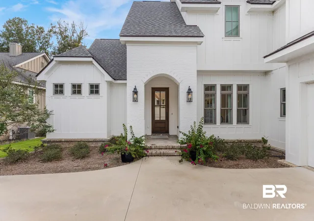 Photo 3 of Sale Pending at 818 Apricot Ln, Fairhope, AL 36532 | MLS# 410779 | Listing updated on 2026-10-07