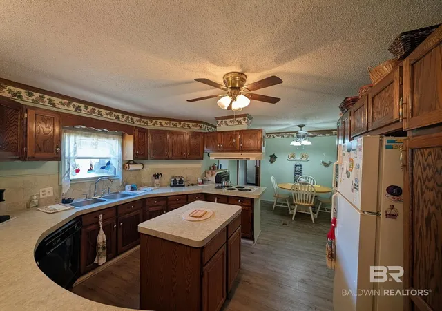 Photo 3 of Manufactured home for sale at 1558 Valencia Dr, Lillian, AL 36549 | MLS# 411648 | Listing updated on 2026-10-06