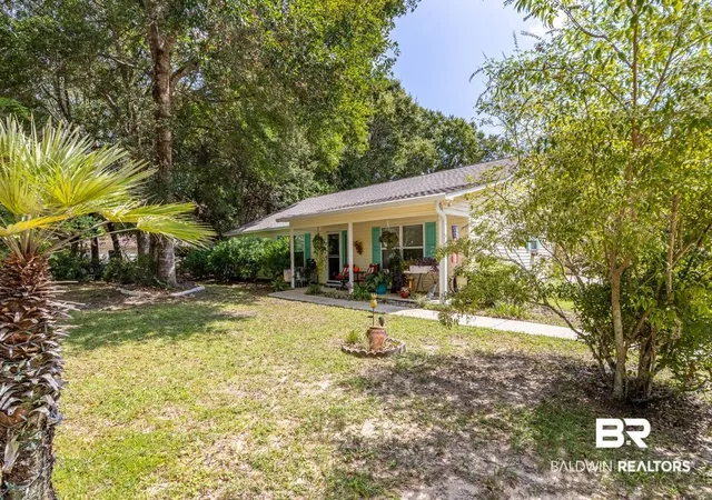 Photo 3 of Sale Pending at 32844 W Bay Dr, Lillian, AL 36549 | MLS# 410736 | Listing updated on 2026-10-02