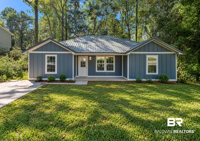 Photo 1 of Single family home for sale at 338 Ridgewood Dr, Daphne, AL 36526 | MLS# 410924 | Listing updated on 2026-10-18