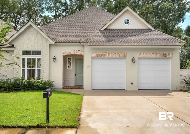 Townhouse for sale at 104 Sadie Ln, Fairhope, AL 36532 | MLS# 410768