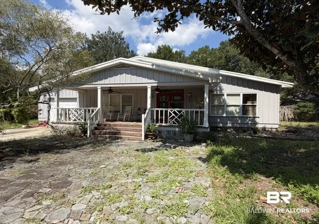 Photo 3 of Sale Pending at 202 W 13th Avenue, Gulf Shores, AL 36542 | MLS# 411147 | Listing updated on 2026-10-19