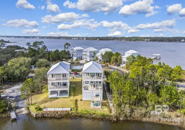 Photo 3 of Single family home for sale at 927 Heron Point Dr, Gulf Shores, AL 36542 | MLS# 411697 | Listing updated on 2026-10-12
