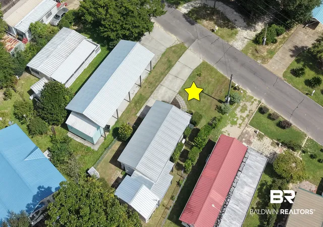 Photo 3 of Manufactured home for sale at 489 Elberta Loop, Lillian, AL 36549 | MLS# 411178 | Listing updated on 2026-10-16