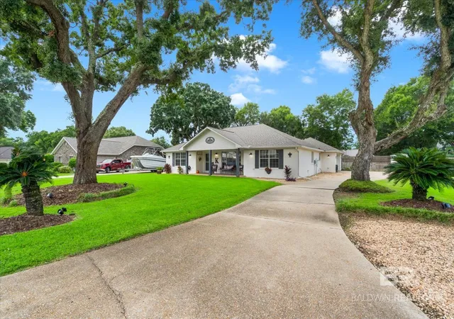 Photo 2 of Single family home for sale at 1427 Pineridge Dr, Gulf Shores, AL 36542 | MLS# 411651 | Listing updated on 2026-10-19