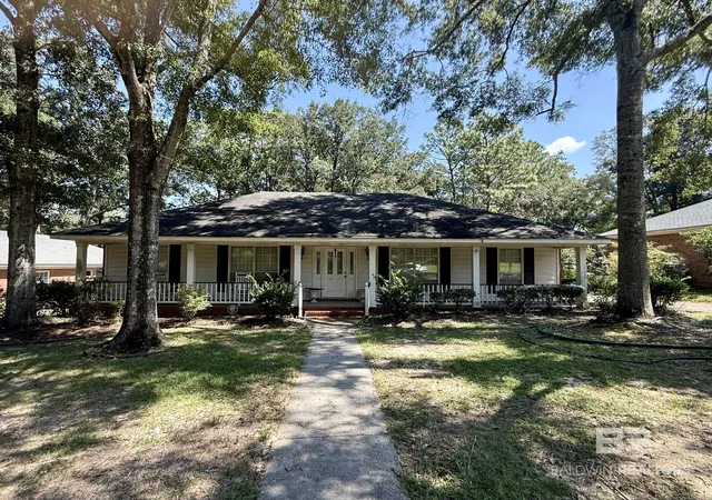 Photo 1 of Sale Pending at 2617 Sedgefield Pl, Mobile, AL 36693 | MLS# 411906 | Listing updated on 2026-10-14