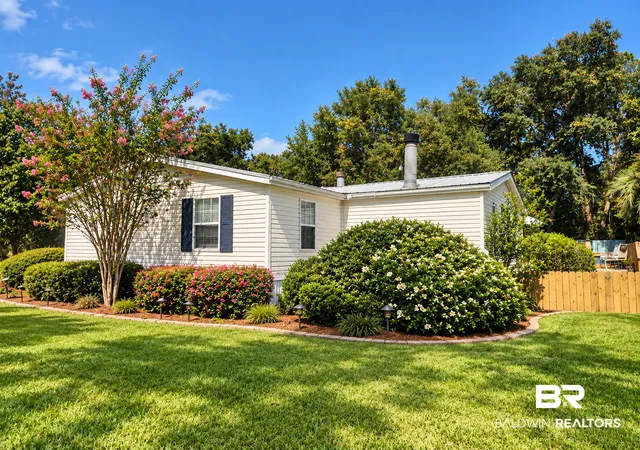 Photo 3 of Manufactured home for sale at 19290 Co Rd 87, Elberta, AL 36530 | MLS# 410764 | Listing updated on 2026-09-19