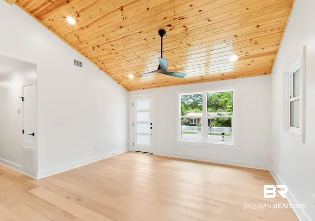 Photo 3 of Single family home for sale at 502 Horton Ln, Fairhope, AL 36532 | MLS# 409807 | Listing updated on 2026-09-02