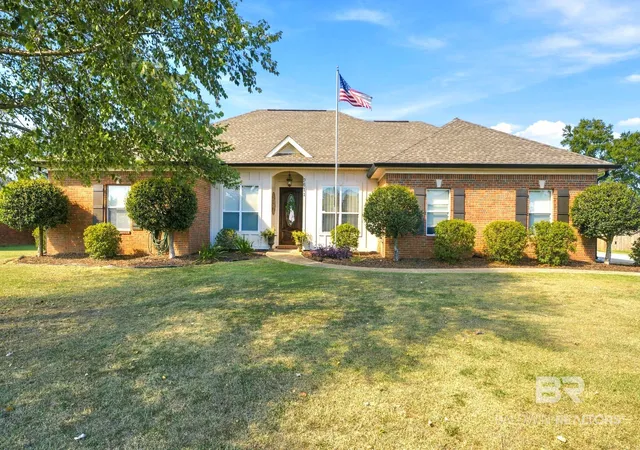 Photo 1 of Single family home for sale at 9611 Silverwood Dr, Fairhope, AL 36532 | MLS# 410990 | Listing updated on 2026-10-05