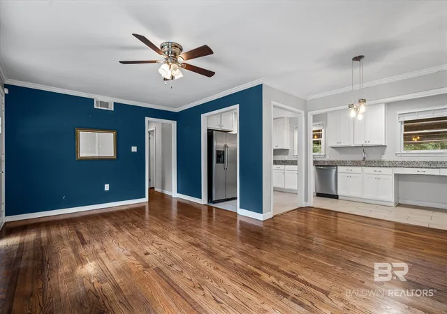 Photo 3 of Single family home for sale at 403 Thornton Pl, Mobile, AL 36609 | MLS# 411846 | Listing updated on 2026-10-12