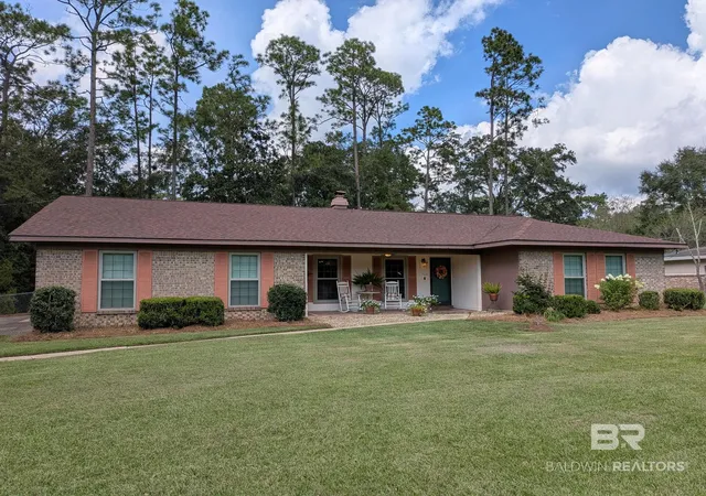 Photo 3 of Single family home for sale at 713 E 6th Street, Bay Minette, AL 36507 | MLS# 411848 | Listing updated on 2026-10-12