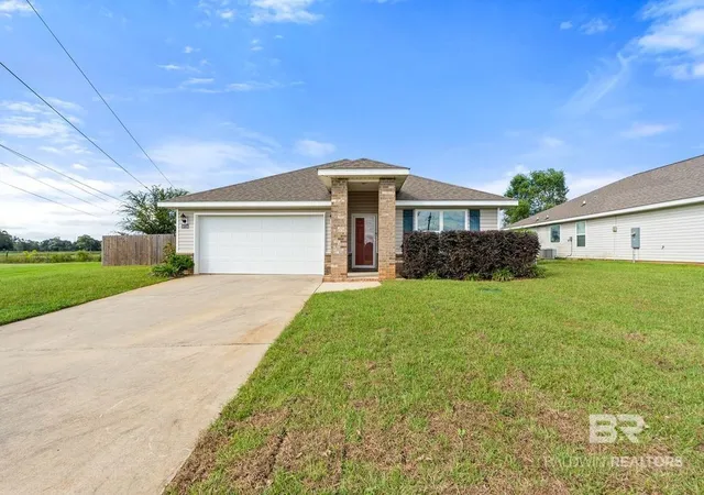 Photo 1 of Single family home for sale at 10724 N Paget Dr, Mobile, AL 36608 | MLS# 411902 | Listing updated on 2026-10-12
