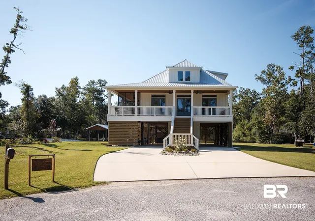 Photo 3 of Sale Pending at 10312 Bayhaven Cir, Fairhope, AL 36532 | MLS# 410909 | Listing updated on 2026-10-01