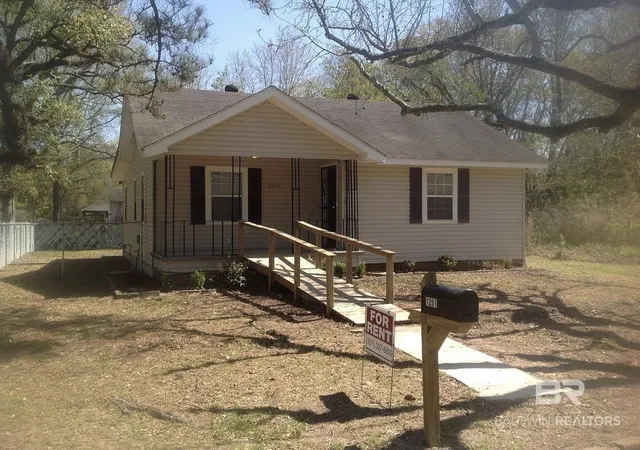 Photo 1 of Sale Pending at 1251 Bascombe St, Mobile, AL 36605 | MLS# 411884 | Listing updated on 2026-10-15