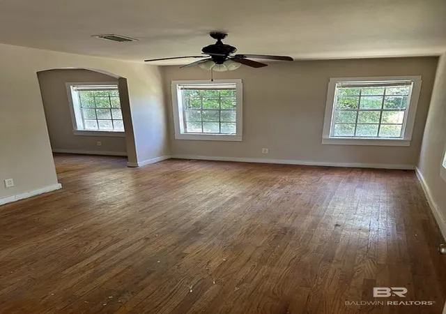 Photo 3 of Sale Pending at 1251 Bascombe St, Mobile, AL 36605 | MLS# 411884 | Listing updated on 2026-10-15